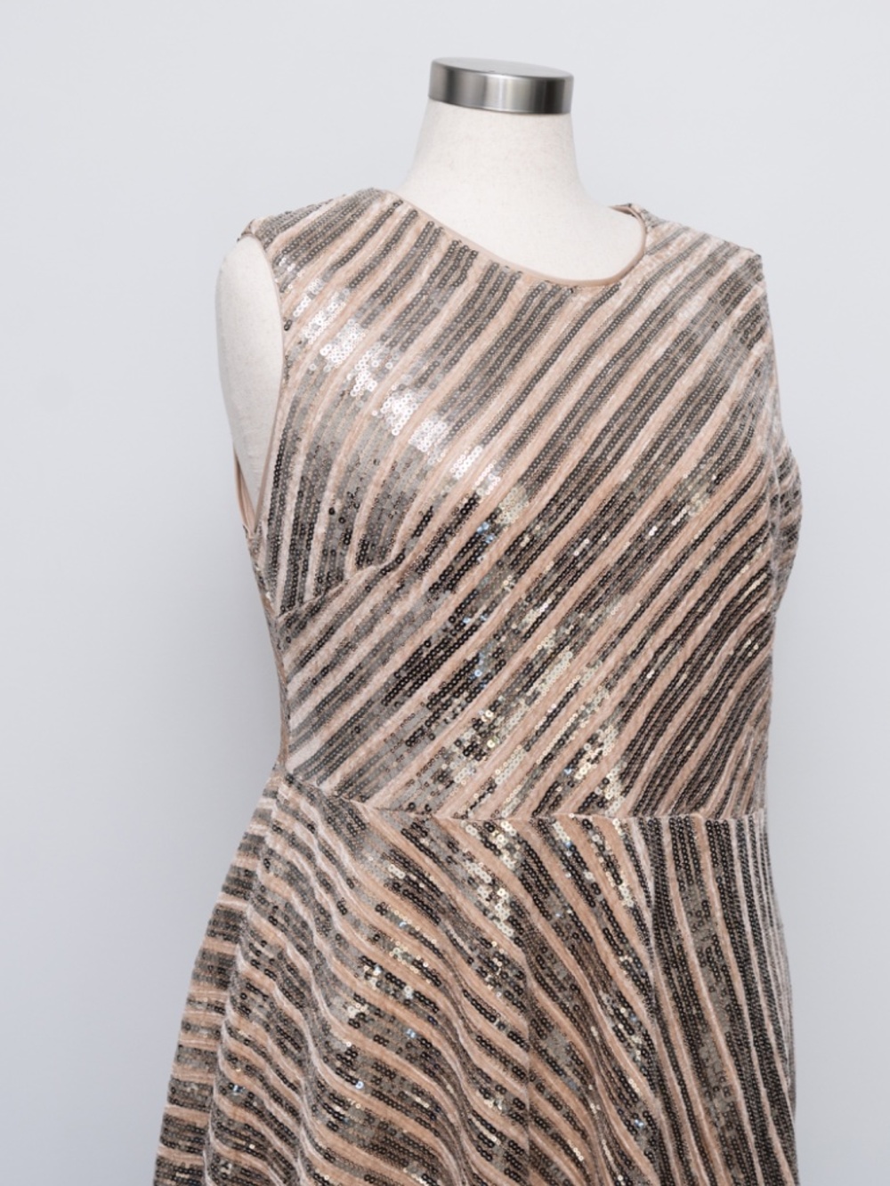 Calvin Klein - Sequin Sleeveless Midi Dress‎ - Picture 12 of 12